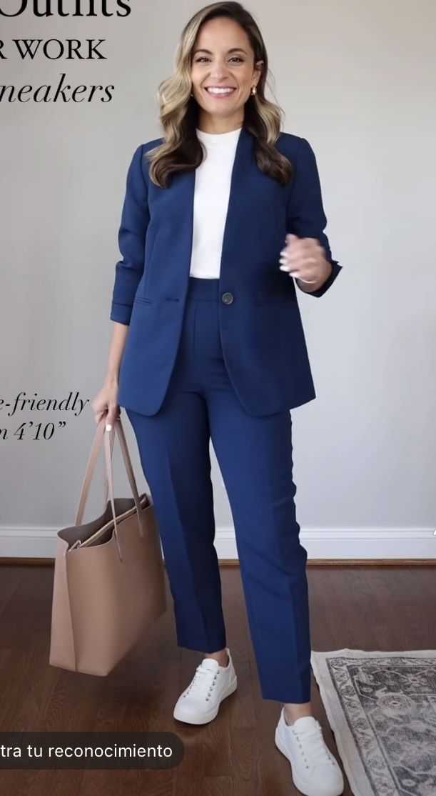 Dark Blue Blazer Outfits For Women, Blue Suit Women Outfit, Blazer Outfits For Women Casual, Blue Suit Women, Blue Blazer Outfits For Women, Dress Pro, Dark Blue Blazer, Chaleco Casual, Outfit Blazer