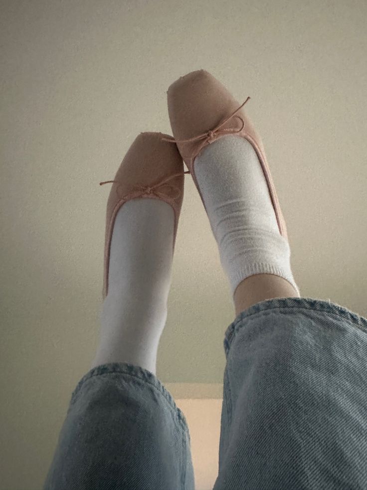 Ballet Flats Outfit, Pink Ballet Flats, Flat Loafers, Flats Outfit, White Socks, Shoes Ladies, Shoe Inspo, Aesthetic Shoes, Loafers Shoes