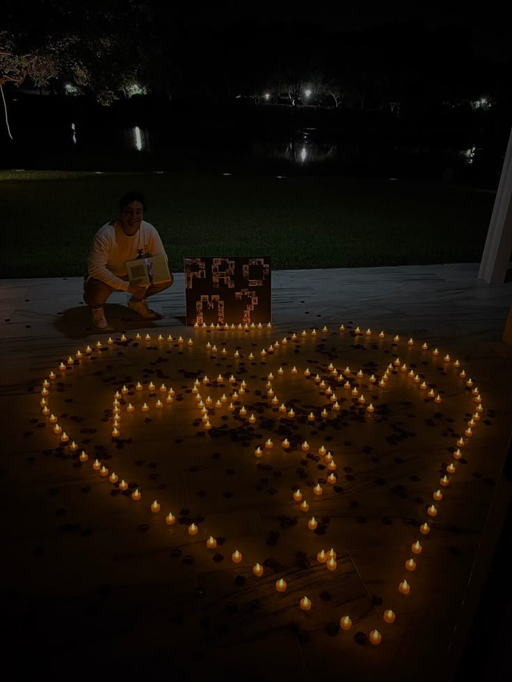 promposal ideas inspo Promposal With Lights, Hoco Proposals Candles, Asking Out Prom Ideas, Prom Candles Proposal, Light Up Promposal, Promposal With Candles, Hoco Proposals Ideas Lights, Cute Ideas To Ask Someone To Prom, Prom Date Asking Ideas