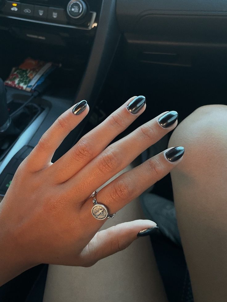 Black With Crome Nails, Black Nails Ideas Chrome, Black Nails Acrylic Chrome, Charcoal Chrome Nails, Black Nails With White Chrome, Black Chrome Short Nails, Black Chrome Nails Short, Short Black Chrome Nails, Black French Tip Chrome Nails