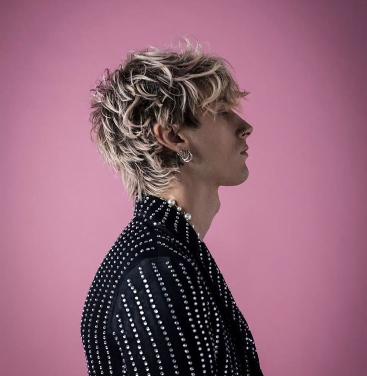 Messy Blonde Hair, Peach Hair Colors, Short Mullet, Blonde High, Avant Garde Hair, Peach Hair, Mens Hairstyles Thick Hair, Colson Baker, Men Hair Color