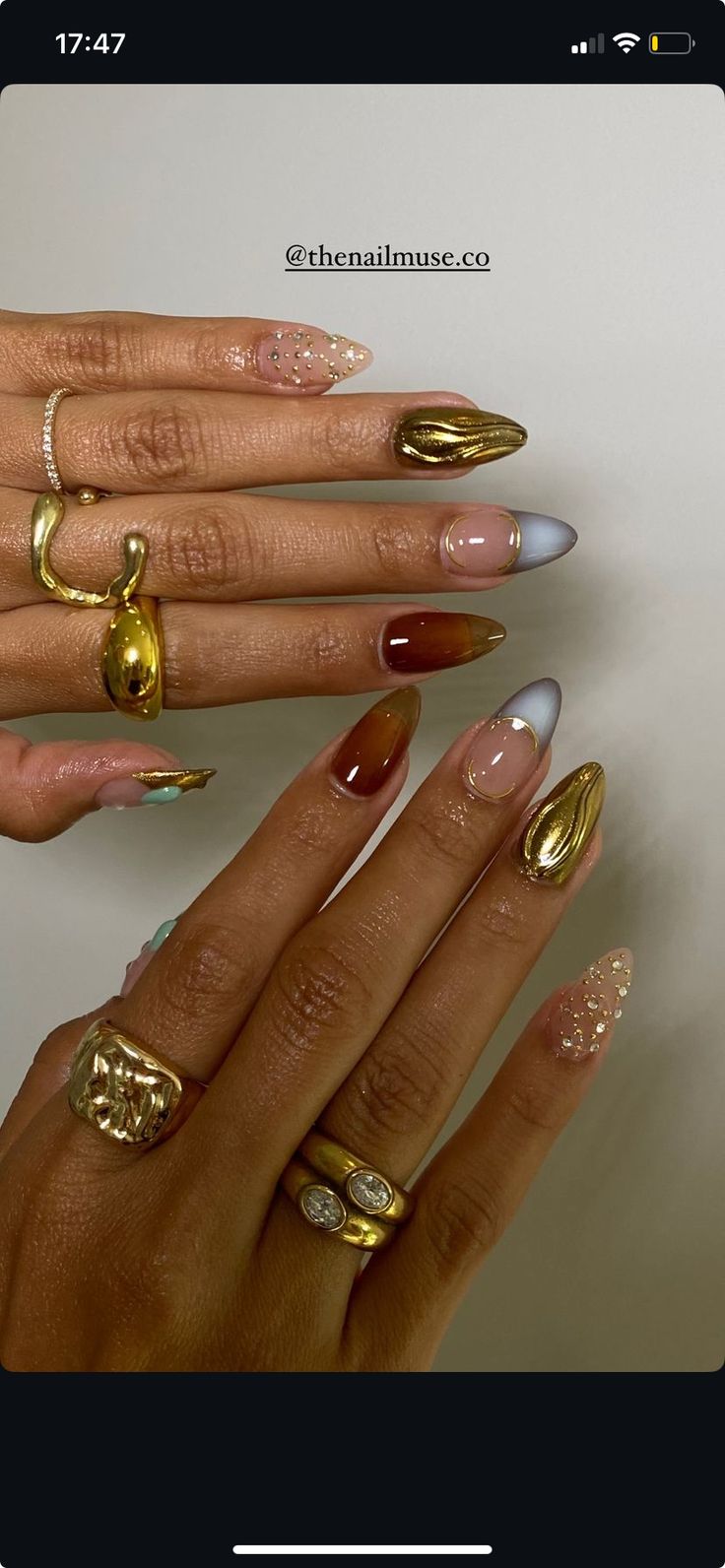 Old Money Nail Designs, Hailey Bieber Nail Design, Zoe Kravitz Nails, Wedding Nails For Indian Bride, Madelyn Cline Nails, Natural Nails Almond Shape, Thanksgiving Nail Inspo Almond, Bartender Nails, Siren Nails Design