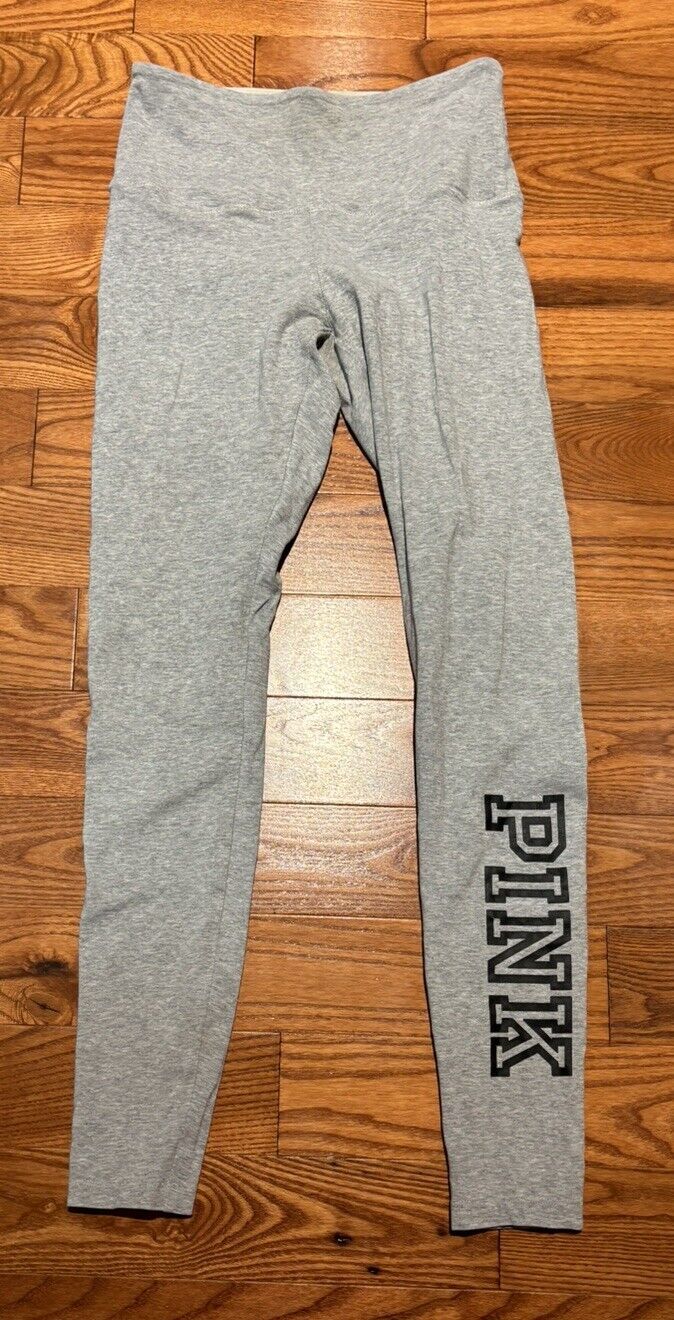 VICTORIA’S SECRET PINK GRAY LOGO LEGGINGS SIZE SMALL Fitted Pink Victoria's Secret Bottoms, Pink Vs Leggings, Victoria’s Secret Leggings, Victroia Secret Leggings, Victoria's Secret Pink Pants, Victoria Secret Pink Yoga Pants, Pink Leggings, Secret Pink, Victoria’s Secret