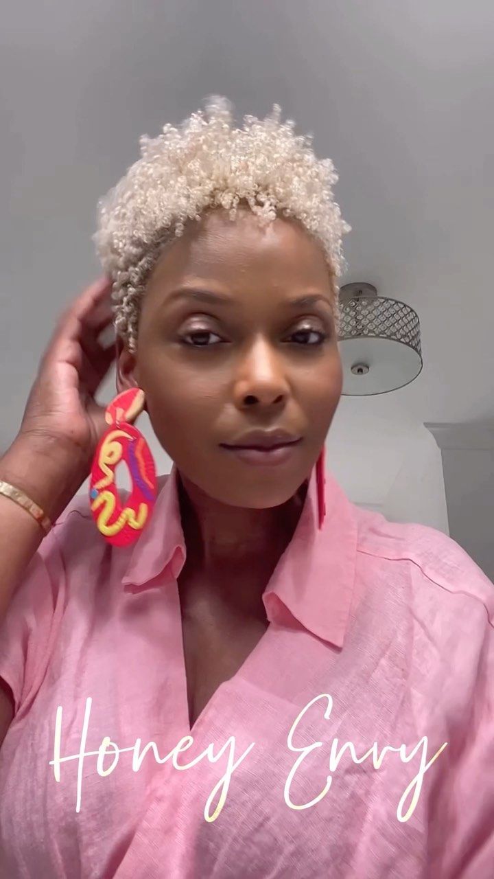 Honey Blonde Type 4 Natural Hair, Blonde Twa Natural Hair, Honey Blonde Twa, Short Blonde Twa Black Women, Honey Blonde Twa Natural Hair, Twa Blonde Dark Skin, Pictures Of Short Haircuts, Blonde Twa, Short Platinum Blonde Hair