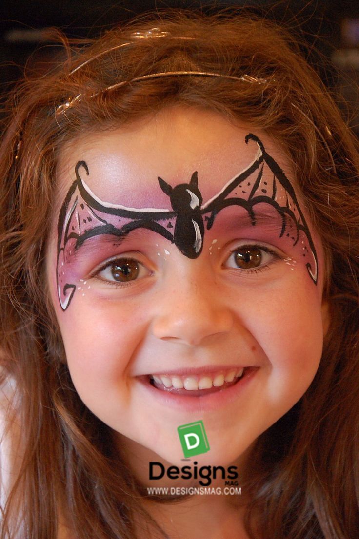 Easy face painting ideas along with some points to remember while painting on a face. Kids love characters which are in trend. Face Paint with Mickey mouse Bat Face Paint, Nem Halloween Makeup, Kids Halloween Face, Face Painting Halloween Kids, Bat Makeup, Easy Halloween Face Painting, Girl Halloween Makeup, Halloween Makeup For Kids, Maquillage Halloween Simple