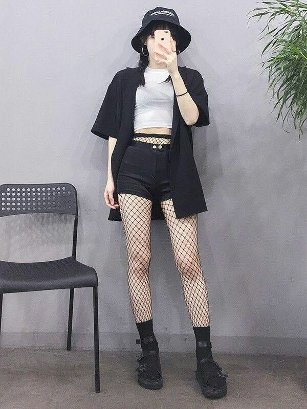 Moda Ulzzang, Styl Grunge, Mode Ulzzang, Korean Fashion Ideas, Korean Summer, Mode Chanel, K Fashion, Elegante Casual, Fishnet Tights