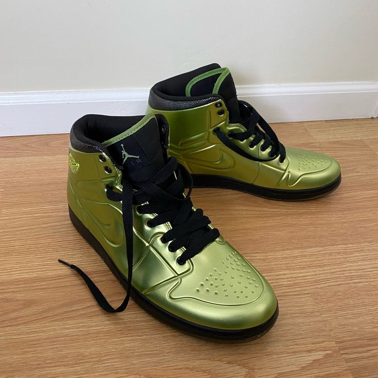 Reposhing This Item I Purchased From @Lperkins2. Loved It, But Ready To Rotate For Something New. Questions? Leave A Comment Below! Green Lace-up Leather Jordan Shoes, Shoes Jordan 1, Nike Shoes Jordans, Shoes Jordan, Nike Green, Men's Nike, Jordan Shoes, Jordan 1, Mens Shoes Sneakers