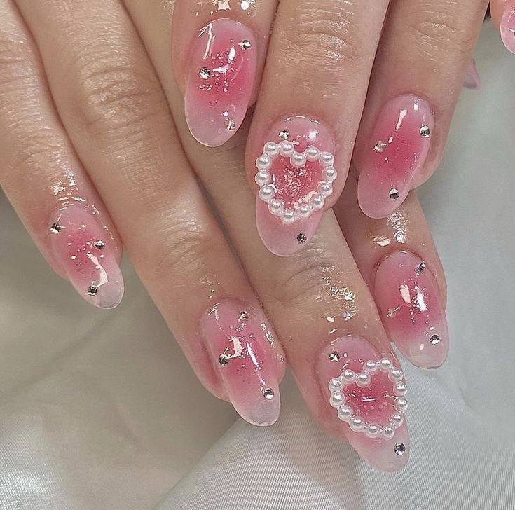 Barbie Nails With Charms, Barbie Nails Aesthetic, Pink Kawaii Nails, Barbie Nails Short, Barbie Inspired Nails, Nail Barbie, Barbie Nails Acrylic, Barbie Nail Art, Barbie Nail