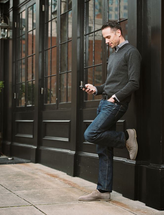 Gray suede wingtip Shoes - Bridging the gap between formal and casual shoes. Suede Shoes Men Outfit, Gray Shoes Outfit, Gray Dress Shoes, He Spoke Style, Blue Jeans Outfit, Suede Shoes Men, Raw Denim Jeans, Color Coordination, Wingtip Shoes