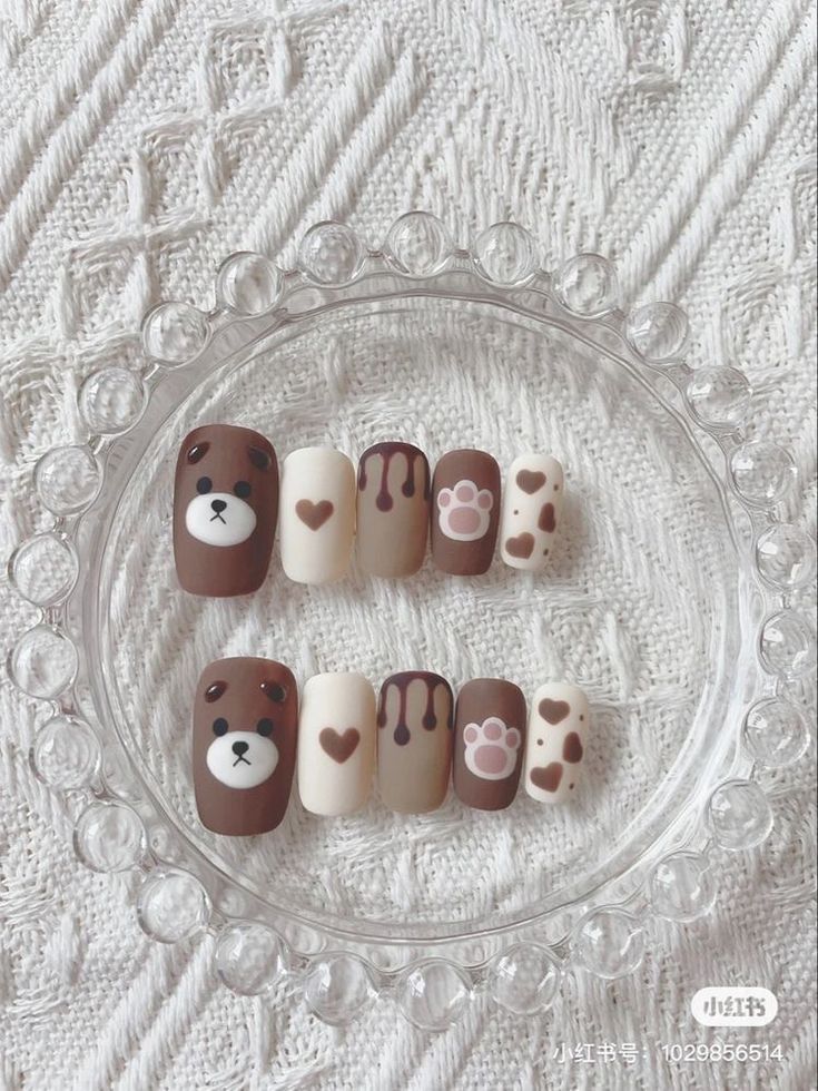 Bear Nail Ideas, Nail Art Cute Kawaii, Bear Nail Art Designs, Bear Nails Designs, Nail Art Bear, Cute Bear Nails, Band Nail Art, Teddy Bear Nail Art, Desain Salon Kuku