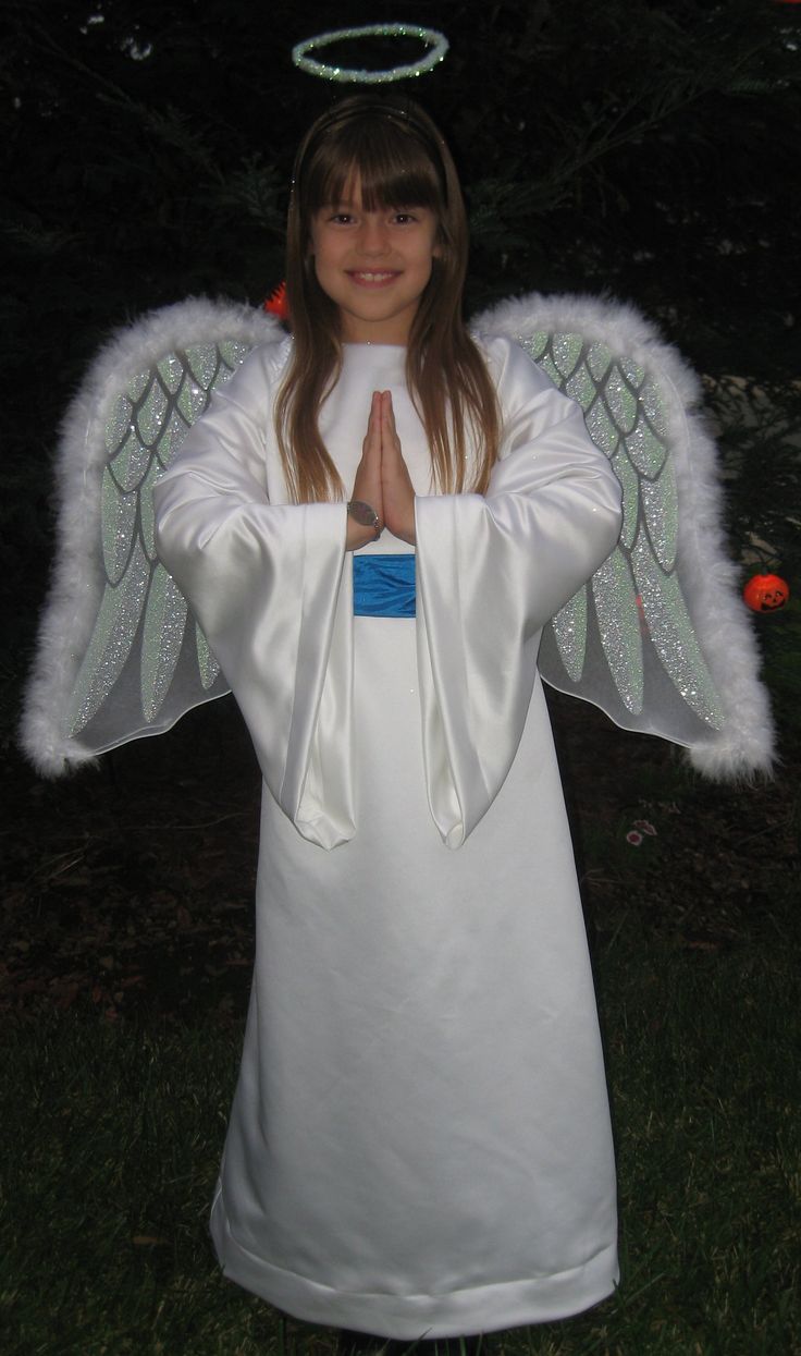 Angel Costume Nativity, Angel Halo Diy, Diy Angel Halo, Diy Angel Costume, Angel Costume Ideas, Kids Angel Costume, Diy Christmas Costumes, Angel Fancy Dress, Christmas Costumes Diy