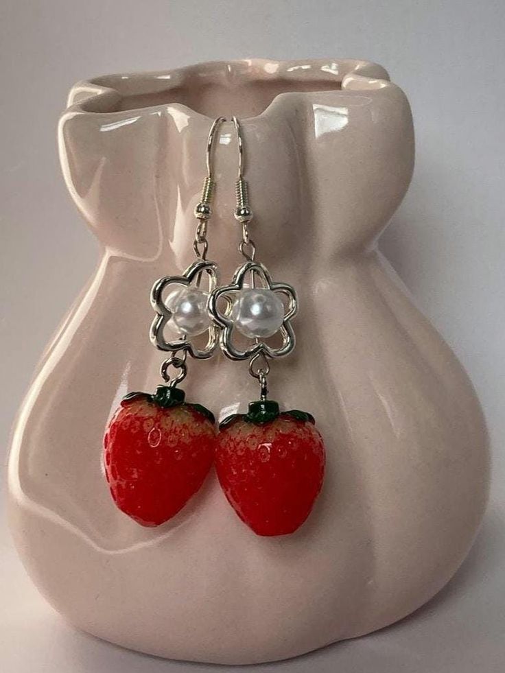 Strawberry beaded charm earrings. Strawberry Earrings, Etsy Earrings Dangle, Charm Earrings, Bead Charms, Wedding Shop, My Jewellery, Jewelry Earrings Dangle, Dangle Drop Earrings, Dangle Earrings