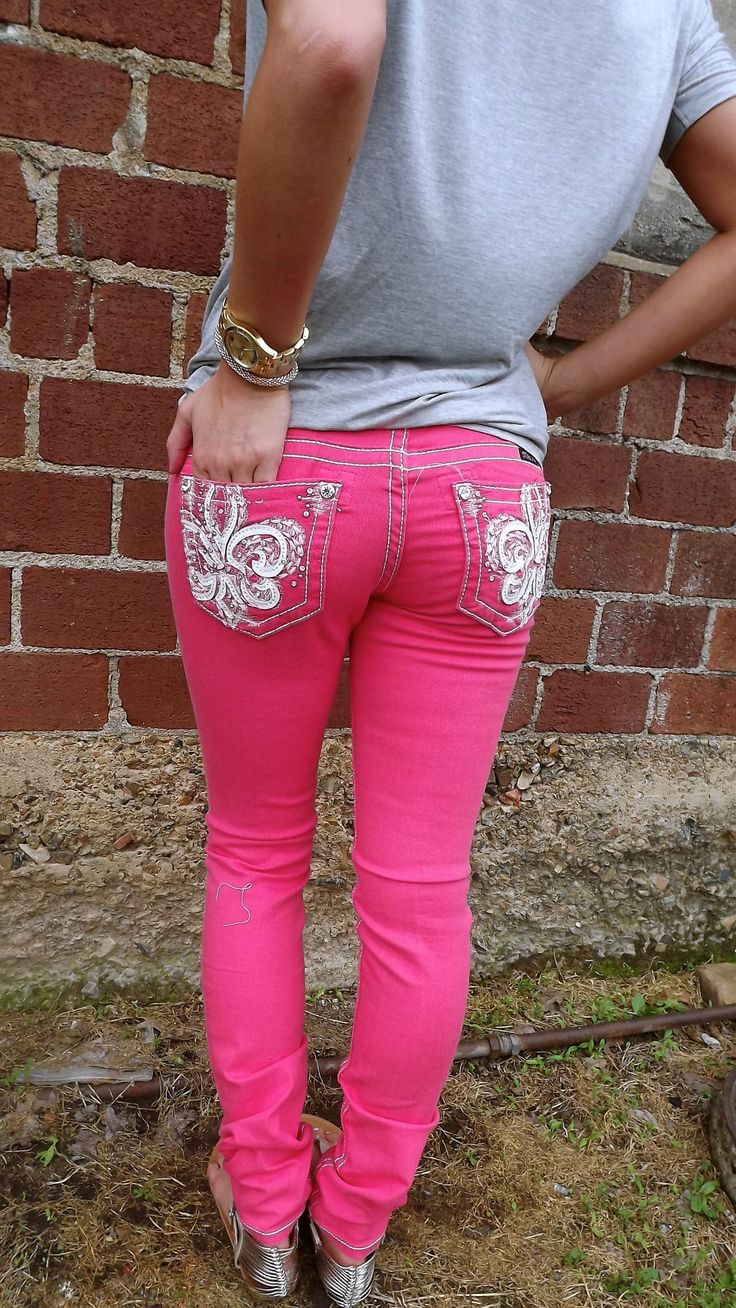 Pretty Pink Miss Me's Missme Jeans, Miss Mes, Bling Jeans, Cute Outfit Ideas, Dress Sweater, Hot Jeans, Pink Jeans, Cute Jeans, Cute Outfit