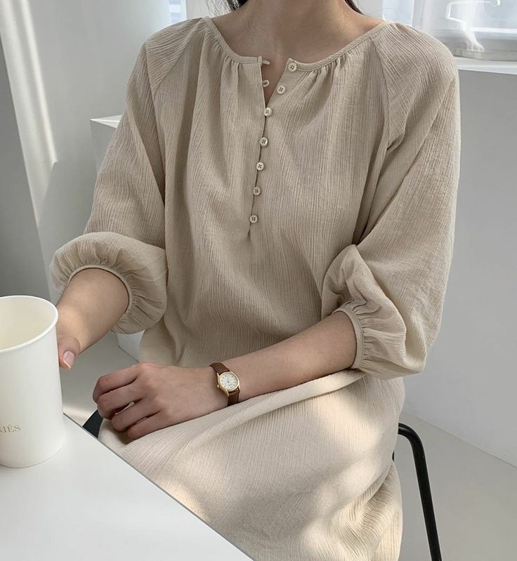 Cotton Dress Pattern, Linen Style Fashion, Simple Kurta Designs, Winter Fashion Outfits Casual, Fashion Top Outfits, Fashion Tops Blouse, Sleeves Designs For Dresses, Trendy Fashion Tops, Pretty Blouses