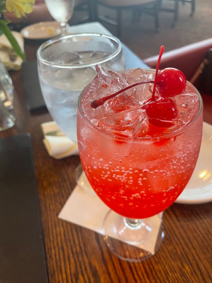 Shirley Temple Aesthetic Drink, Shirly Temple Aesthetic, Sheryl Temple Drink, Shirley Temple Drink Aesthetic, Shirley Temple Aesthetic, Shirly Temple Drink Aesthetic, Shirley Temples, Sherly Temple, Shirley Temple Drink