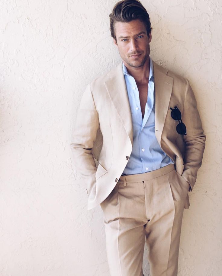 Linen suit weather.😎 🏖 #miami Linen Suits For Men, Summer Wedding Suits, Summer Suits Men, Light Suit, Tan Suit, Beige Suits, Linen Men, Mens Fashion Smart, Linen Suits