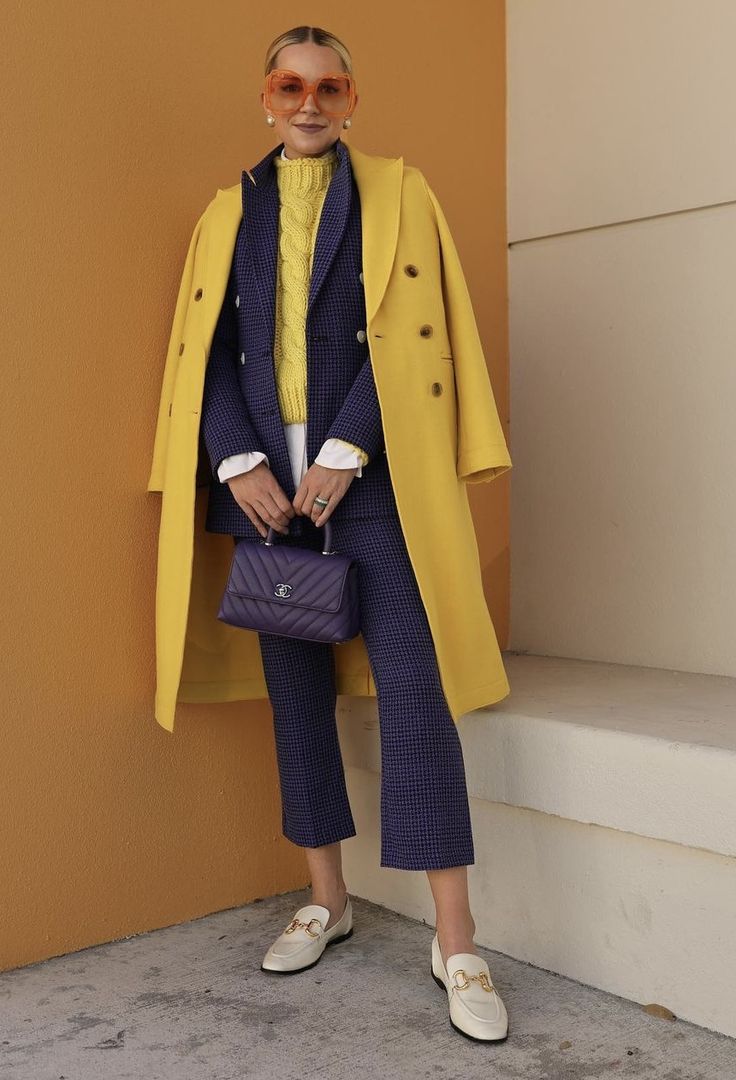 Contrast Outfit, Preppy Chic Outfits, Street Style 2022, Blair Eadie, Combination Fashion, Parisienne Chic, Atlantic Pacific, Color Blocking Outfits, Looks Street Style