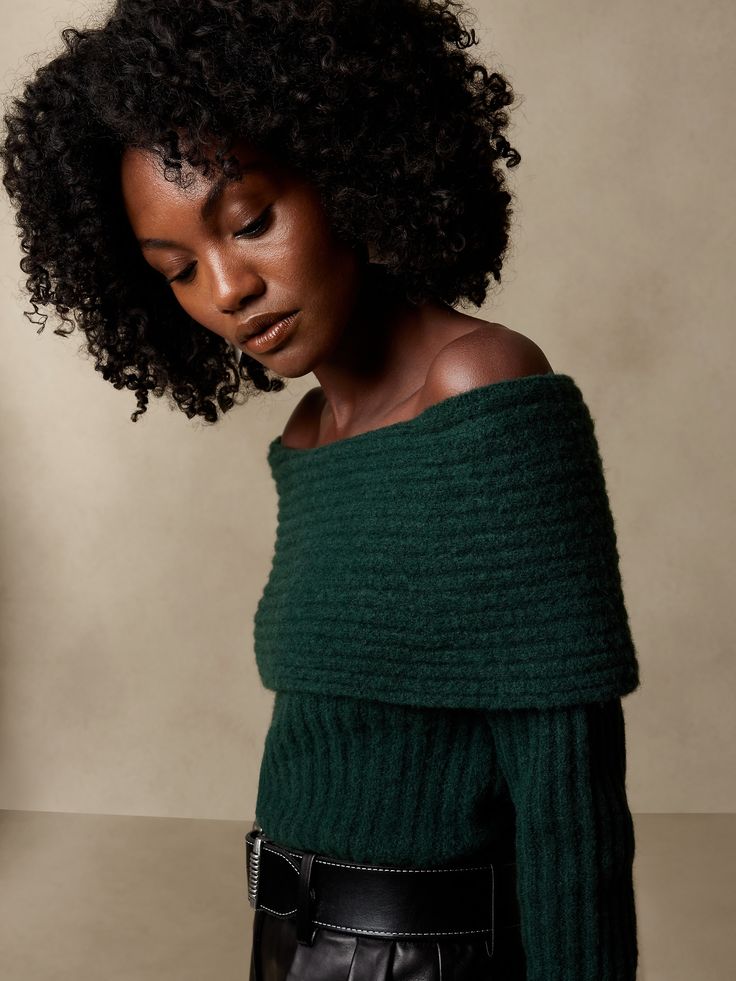 Plume Off-Shoulder Sweater Top | Banana Republic Grad Photo Outfits, Feminine Color Palette, Autumn Trends, Off The Shoulder Sweater, Top Banana, Off Shoulder Sweater, Banana Republic Sweater, American Woman, A Perfect Day