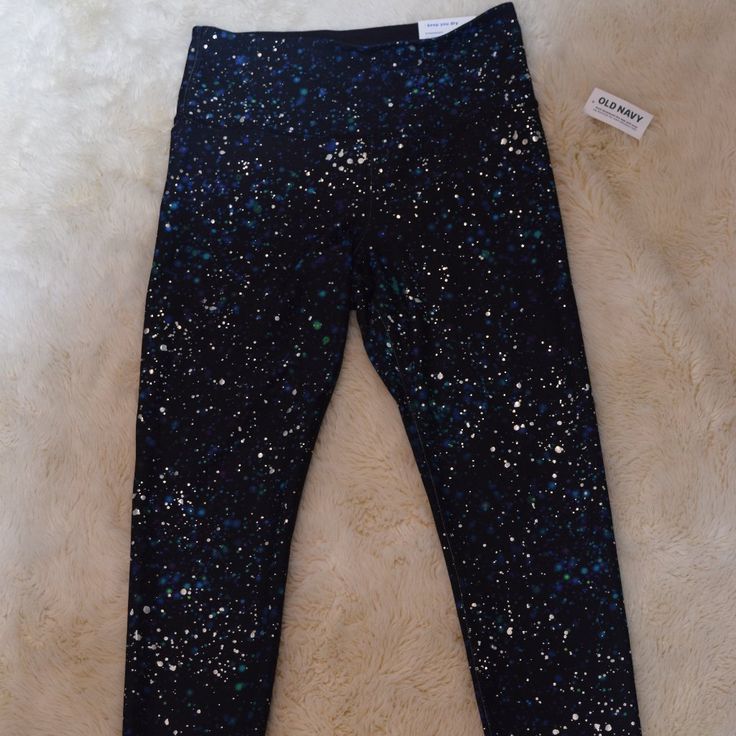 Dark Blue Work Out Leggings By Old Navy Active. High Rise, 7/8 Ankle, Powersoft. Go-Dry With Light Compression. Navy Sequin Leggings, Old Navy Leggings, Navy Leggings, Old Navy Pants, Navy Pants, Work Out, Colorful Leggings, Blue And Silver, Pant Jumpsuit