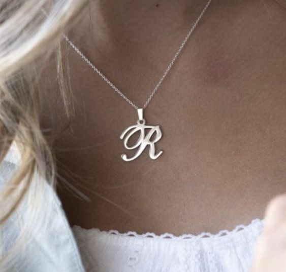 The Early 2000s, Regina George, Jewelry Accessories Ideas, Dope Jewelry, Classy Jewelry, Letter R, Jewelry Lookbook, Girly Jewelry, Jewelry Inspo