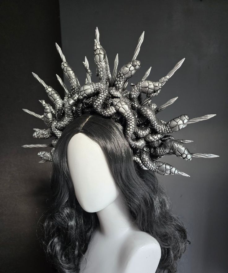 Just finished this amazing commission for an incredible gorgeous and friendly lady I've met on a Fantasy Ball. She wanted a Medusa crown and gave me a carte blanche on the design. What do you think? Did I do justice to Medusa? I can't wait to see her whole outfit with this headpiece on Liverpool Fantasy Ball!! I was truly honoured to make this for her! 🖤🖤 X Liesbeth Dark Lemon Dark Fantasy Crown, Medusa Crown, Medusa Headpiece, Fantasy Ball, Fantasy Crown, Medusa Costume, Face Painting Halloween, Facepaint, Cosplay Props