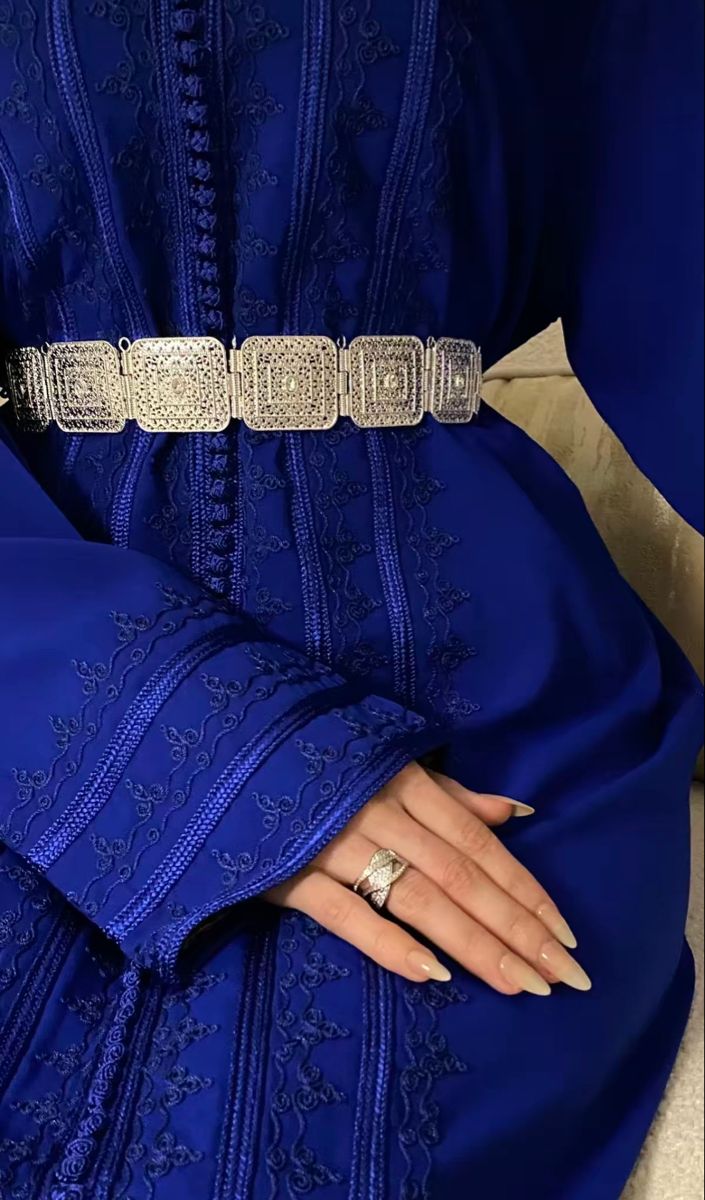 Royal blue moroccan caftan 🧞‍♂️ Moroccan Outfit, Blue Caftan, Morrocan Fashion, Moroccan Kaftan Dress, Caftan Moroccan, Arab Dress, Moroccan Dresses, Arabic Clothing, Moroccan Aesthetic