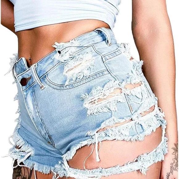 Style Bleu, Ripped Jean Shorts, Ripped Denim Shorts, Short Fringe, Denim Patterns, Women Shorts, Jeans For Short Women, Distressed Denim Shorts, High Waisted Shorts Denim