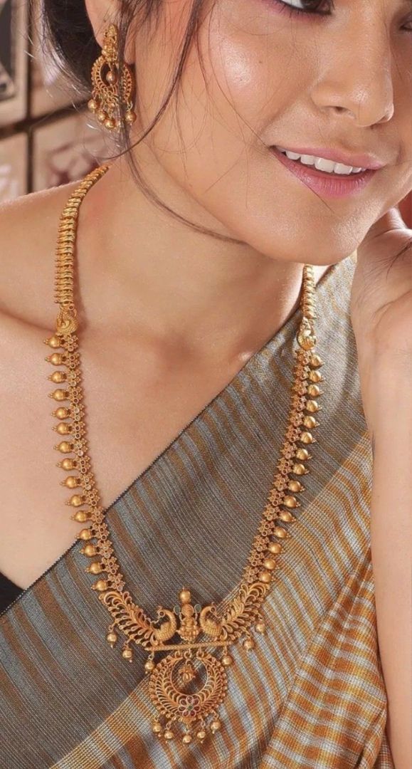 Haram Designs, Gold Necklace Indian, Gold Necklace Indian Bridal Jewelry, Chandbali Earrings, Bangles Design, Necklace Ideas, Wedding Jewellery Collection, Gold Bride Jewelry, Gold Jewelry Simple