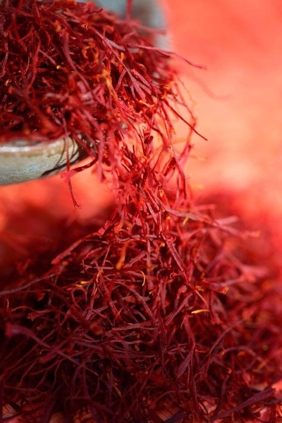 the saffroni is being dried in a bowl