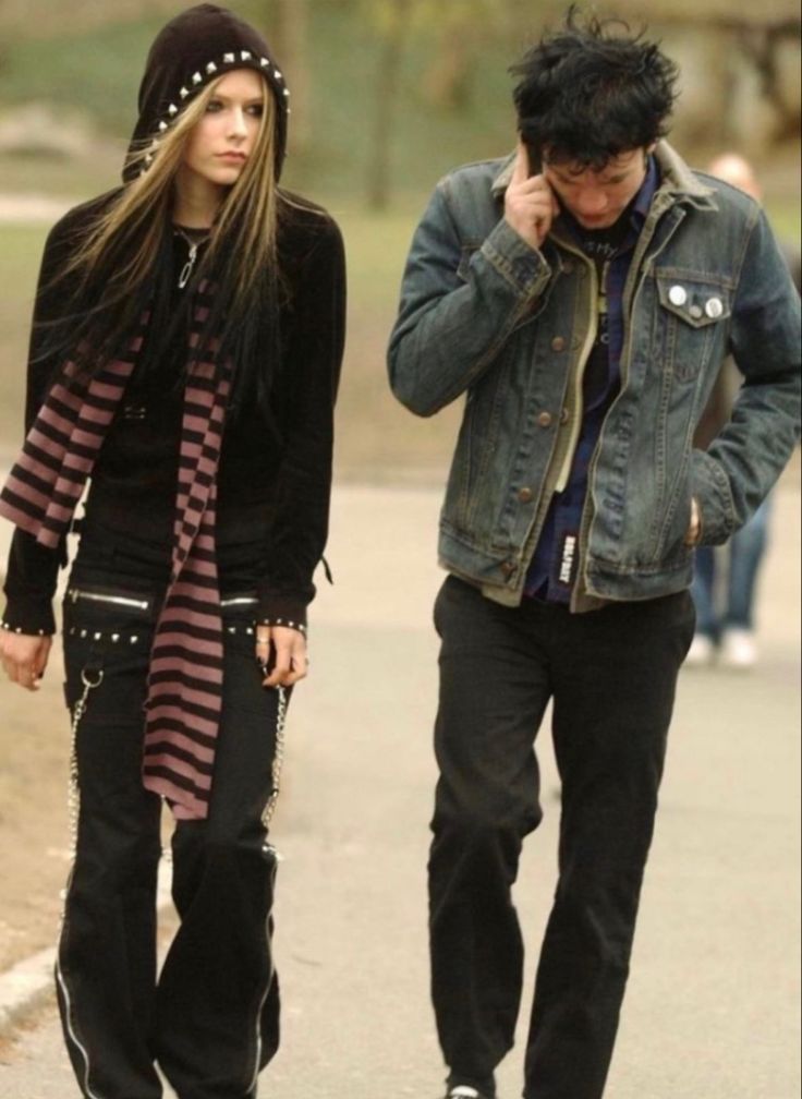 Raf Simons 2001, 2000s Emo Scene, Fashion 2008, New Rocks, Rad Clothes, 2010s Fashion, 2000s Emo, Mens Outfit Inspiration, Layered Fashion