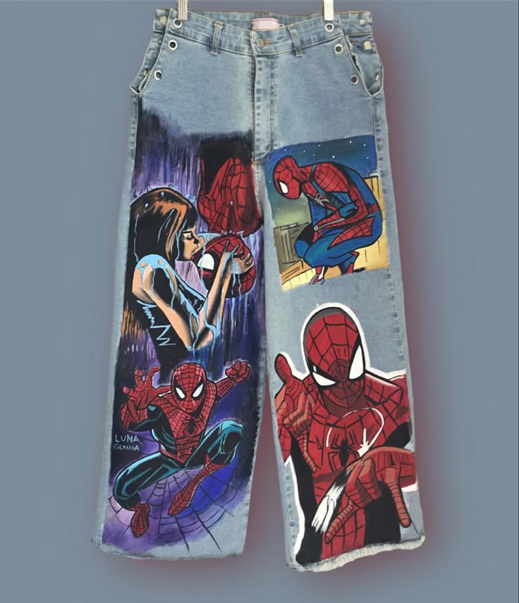 Spider Man Jeans, Spiderman Custom, Kida Disney, Spiderman Painting, Custom Jeans Diy, Spiderman Tattoo, Spiderman Outfit, Jeans Drawing, Denim Diy Clothes