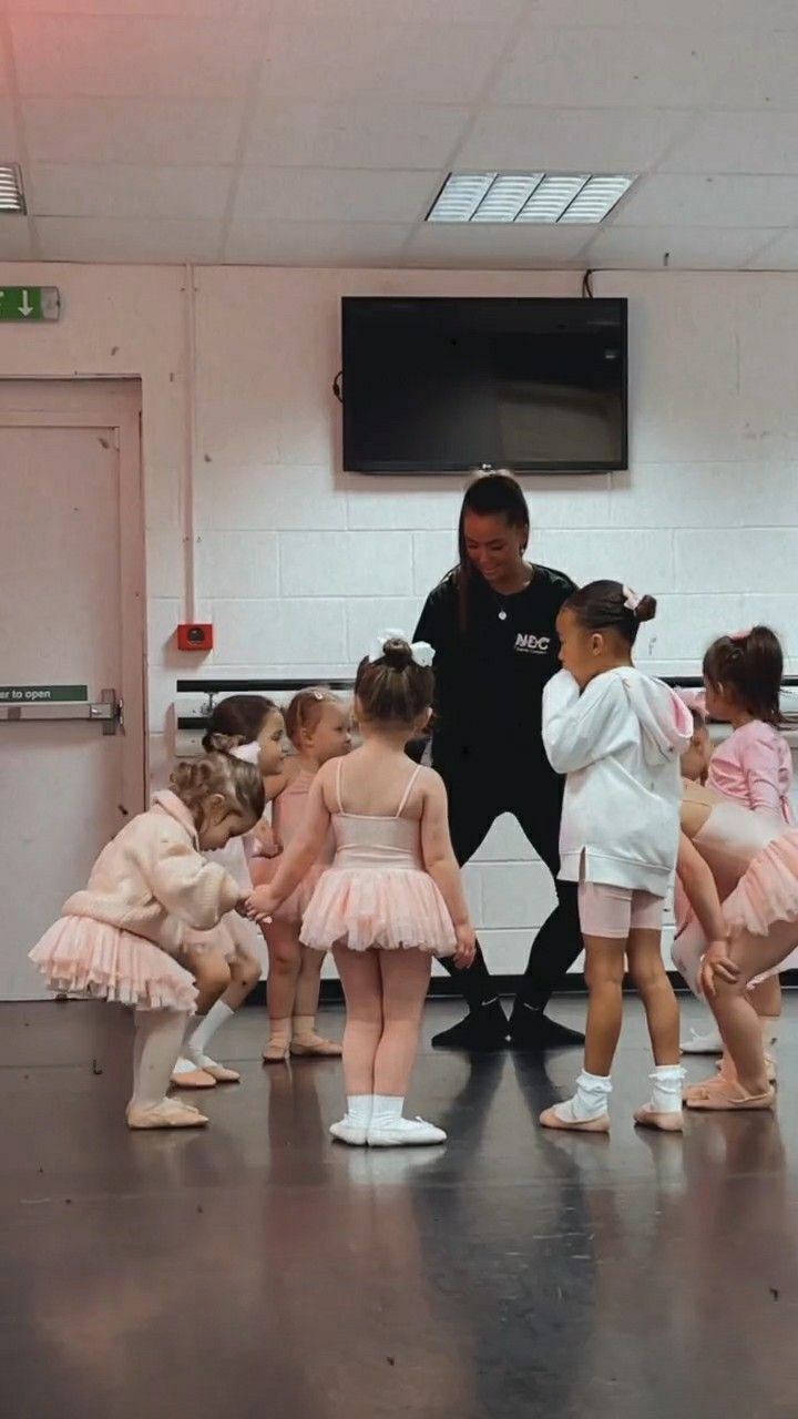 Dance Teacher Aesthetic Pictures, Kids Dancers Aesthetic, Kid Dancer Aesthetic, Teaching Dance Aesthetic, Dance School Aesthetic, Ballet Teacher Aesthetic, Dance Teacher Aesthetic, Dance Teacher Tools, Teaching Ballet