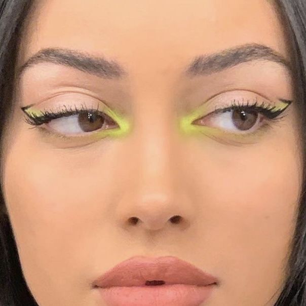 Subtle Neon Makeup, Eye Makeup Pop Of Color Simple, Colorful Inner Corner Makeup, Funky Eye Makeup, Neon Makeup Ideas, Playful Makeup, Concert Makeup, Rhinestone Makeup, Learn Makeup