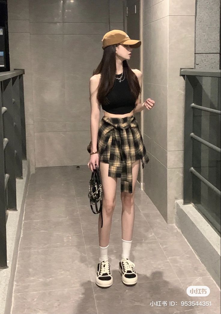 Korean Bbq Outfit, Douyin Fashion Summer, Douyin Outfits Summer, Ulzzang Summer Outfits, Outfit Casual Korea, Ulzzang Fashion Casual, Ulzzang Fashion Summer, Outfits With Mini Skirts, Douyin Fashion