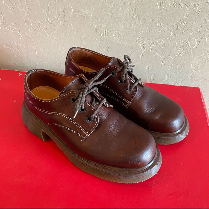 Vintage Doc Dr Martens Oxford Loafers Shoes Size 5 Lace Up Brown Chunky Heel Brown School Shoes, Tyler Core, Dr Martens Oxford, Chunky Heel Loafers, Oxford Loafers, Brown Oxfords, Gay Fashion, Brown Loafers, Brown Leather Shoes