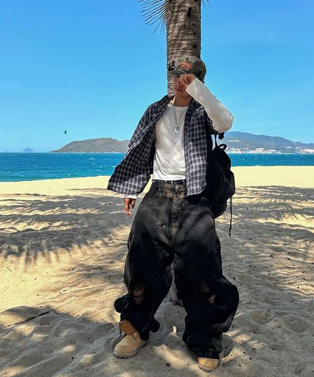 Full Baggy Outfits, Men Back To School Outfit, Fit Check Poses Men, Men Fits Streetwear, Fit Pics Fashion Men, Baggy Fashion Outfits, Streetwear Fits Men, Baggy Style Aesthetic, Baggy Clothes Men