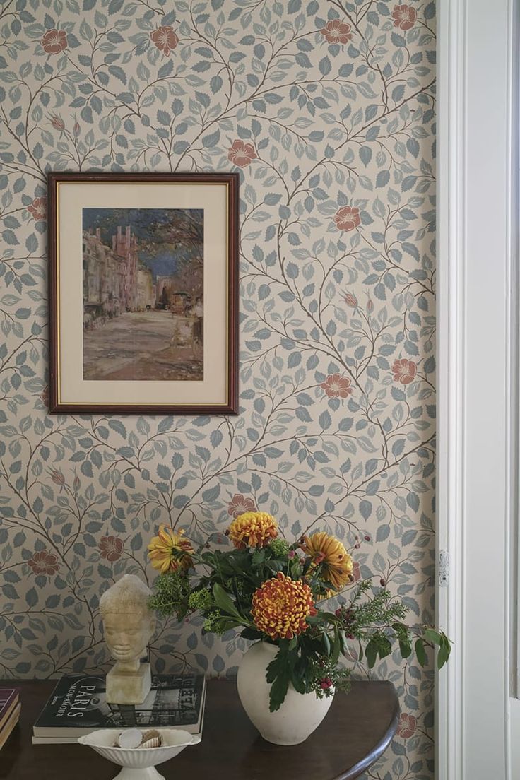 Blue Wainscoting, Farmhouse Wallpaper, Cottage Wallpaper, Hallway Wallpaper, Georgian Interiors, Sandberg Wallpaper, Dining Room Wallpaper, Upstairs Hallway, Wallpaper Accent Wall