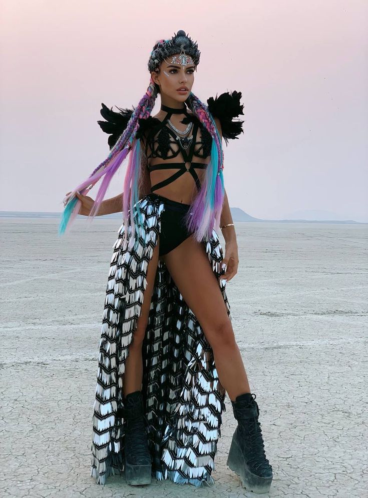 Electro Festival Outfit, Look Da Festival, Tomorrowland Outfit, Cape Outfit, Festival Outfit Inspiration, Burning Man Costume, Festival Inspo, Festival Outfits Rave, Burning Man Fashion