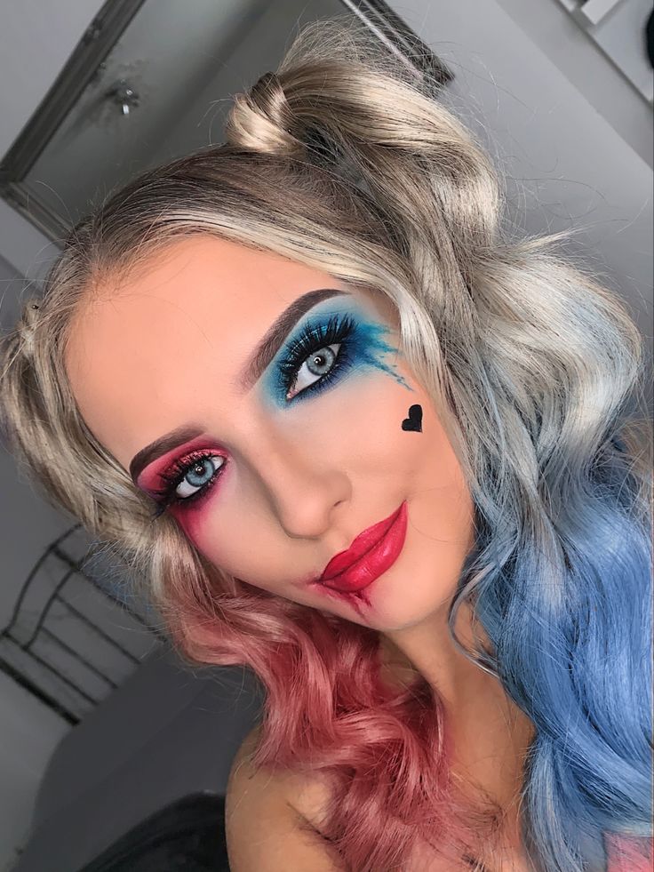 Hardly Quinn Makeup, Harley Quin Makeup Ideas, Make Up Carnevale, Simple Harley Quinn Makeup, Harly Quinn Makeup Looks, Lip Halloween Makeup, Harely Quinn Makeup, Joker And Harley Quinn Makeup, Harley Queen Disfraz