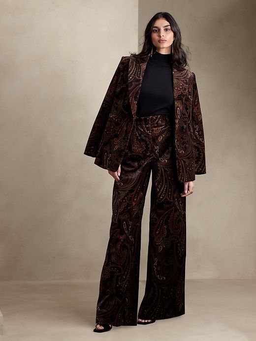 Veluro Relaxed Velvet Pant | Banana Republic Wedding Guest Pants, Velvet Pant, Tweed Blazer Women, Boho Paisley, Cocktail Attire, Velvet Pants, Formal Attire, Looks Style, A Word