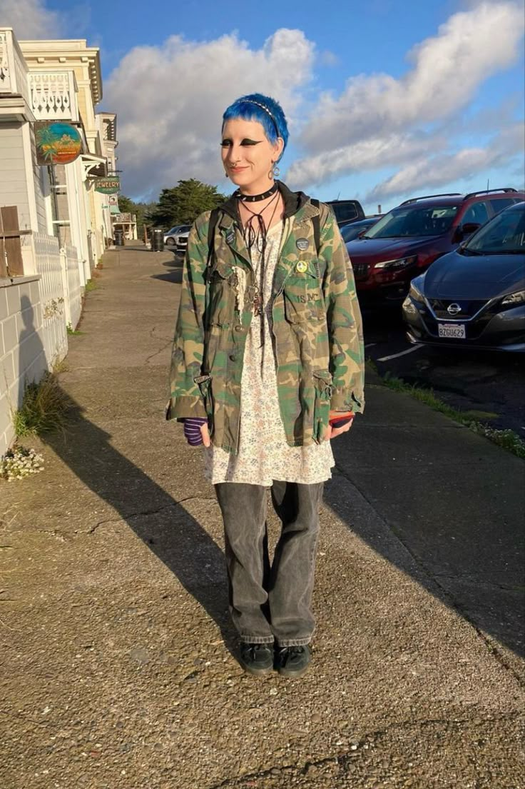 Work Jackets Women Outfit, Dysphoria Outfits, Folk Punk Outfit, Transgirl Outfits, Messy Outfit, Folk Outfit, Folk Punk, Alt Outfits, Punk Outfits