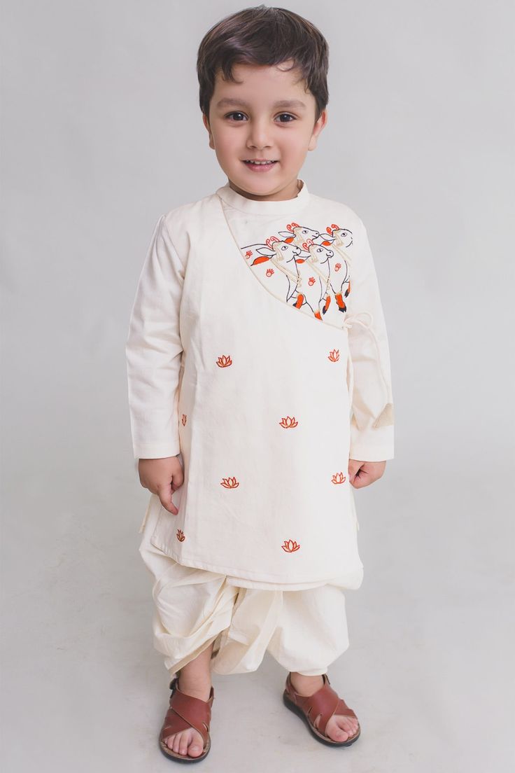 Eid Kurta, Kids Dress Boys, Kids Ethnic Wear, Boy Dress, African Dresses For Kids, Boys Kurta, Baby Boy Dress, Kids Dress Wear, Kids Dress Patterns