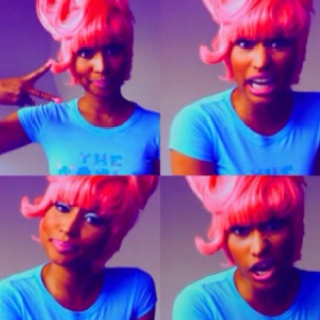 four different pictures of a woman with pink hair and blue t - shirt, brushing her teeth