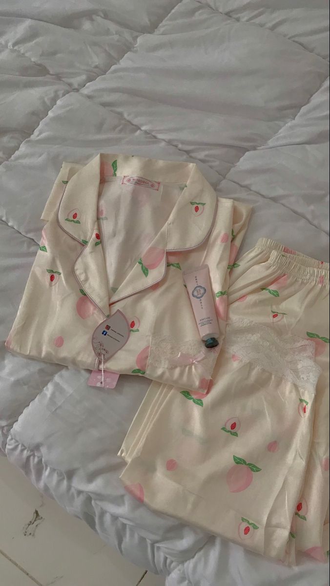 Sleepwear Aesthetic, Simple Saree Designs, Cute Nike Outfits, Cute Pjs, Pajama Fashion, Fashion Capsule Wardrobe, Cute Sleepwear, Cute Pajama Sets, Pajama Outfits