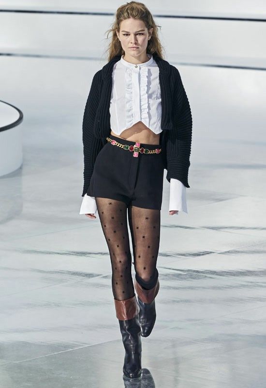 Chanel Runway Outfits, Channel Runway, Checkered Suit, Chanel 2019, Chanel 2020, Chanel Outfit, Moda Paris, Vogue Fashion, Elegant Shirt