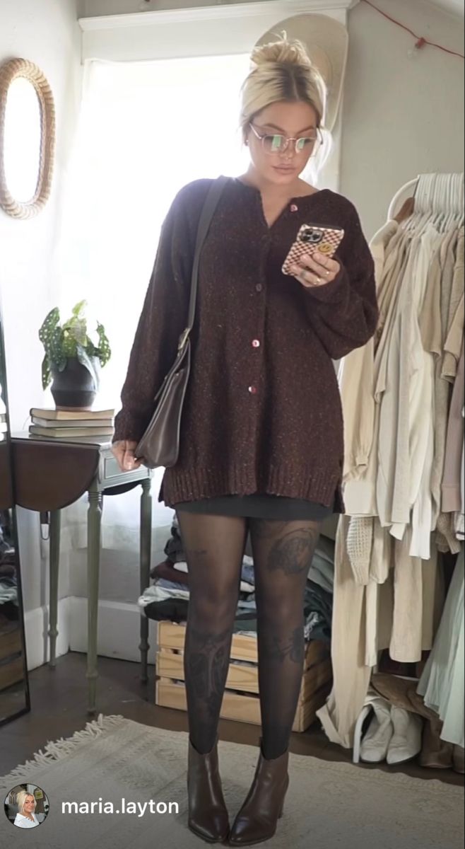 Fall Midsize Dress, Fall Outfits Large Bust, Plus Size Friendsgiving Outfit, Academia Outfit Midsize, Alternative Thanksgiving Outfit, Rainy November Outfit, Deep Autumn Outfits Plus Size, Brown Leather Clogs Outfit, Flea Market Outfit Fall