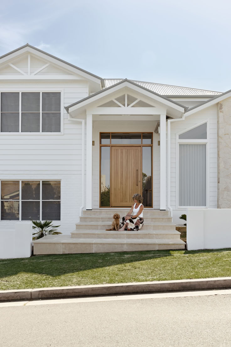 Wgite-exterior-house Coastal Exterior House Colors, White Exterior House, Hamptons Exterior, Coastal House Exterior, Coastal Facade, Coastal Home Exterior, Sophisticated Coastal, Outside House Colors, Modern Hamptons