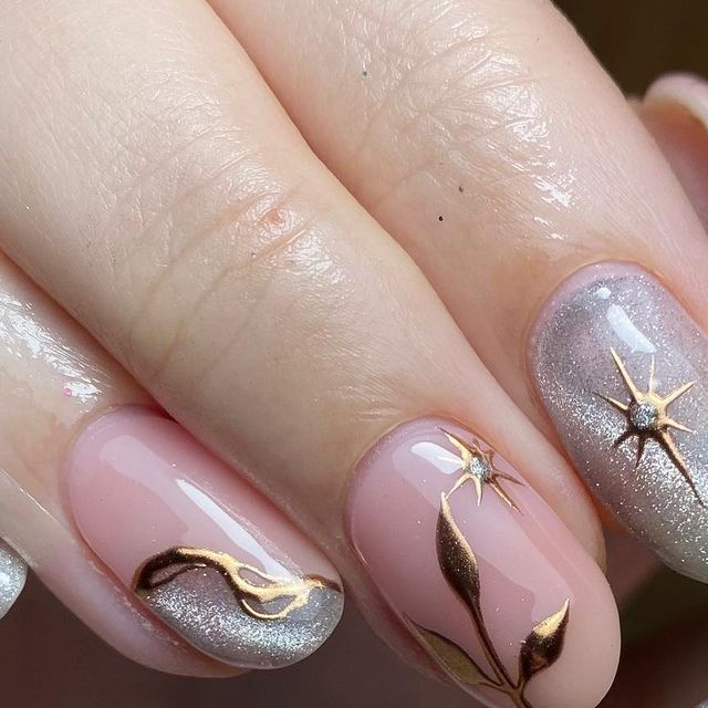 Chrome Nail Art Design, Structured Gel Manicure, Leaves Nails, Nail Art Chrome, Bridal Nails Designs, Nail Appointment, Chrome Nail Art, Colorful Nail, Chrome Nail