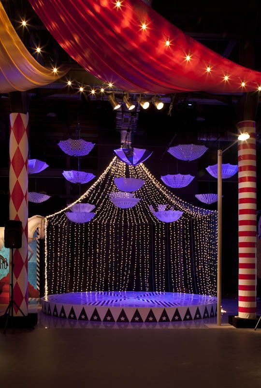 Prom Theme Ideas High School, Cabaret Club, Circus Lights, Circus Themed Party, Vintage Circus Theme, Cirque Vintage, Camp Decor, Creepy Carnival, Halloween Circus