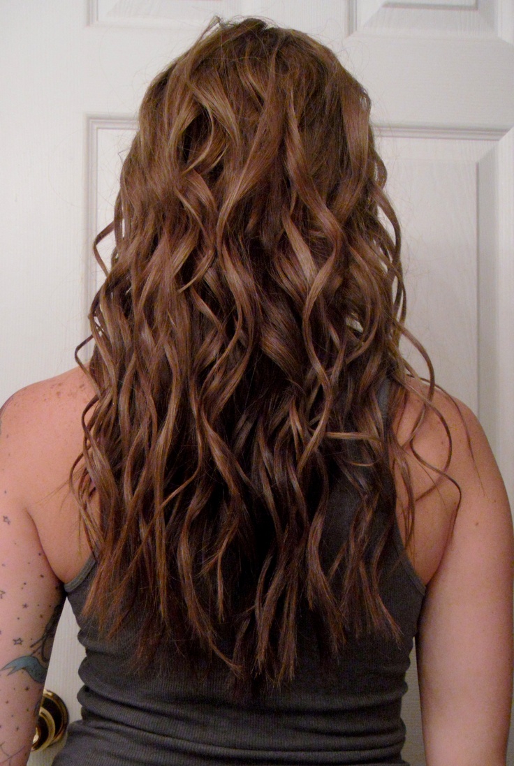 Easy loose waves: I have naturally super curly hair so I straightened it first...then wrapped small sections around a 1" curling iron to create loose waves. Long Loose Curls, Airy Styles, Super Curly Hair, Tattoos Unique Meaningful, Braid Hairstyle Ideas, Straightening Curly Hair, Prom Hair Styles, Loose Curly Hair, Loose Curls Hairstyles